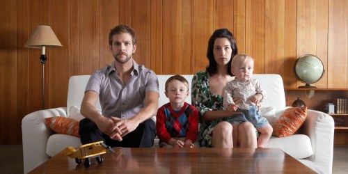 o-family-bored-facebook